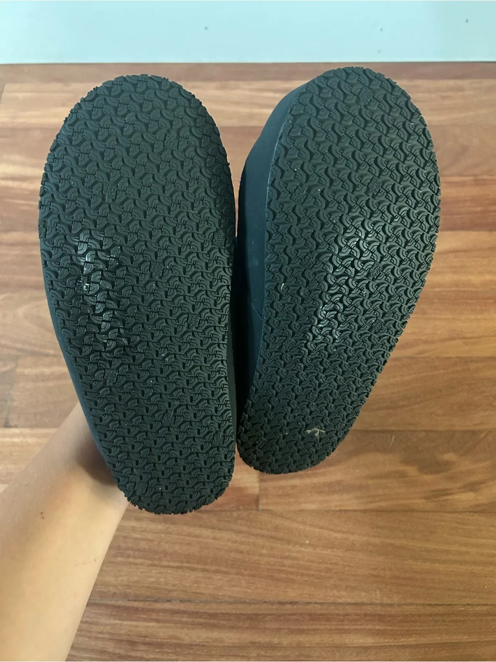 The North Face Youth ThermoBall Traction Mules II Blue Black Slippers Size 6